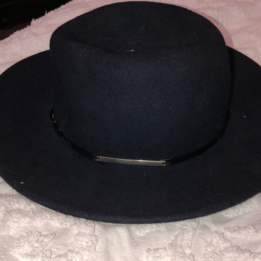 Navy blue brimmed hat!